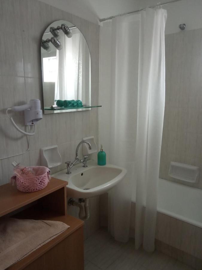 Small Town Apartment Konitsa Bagian luar foto